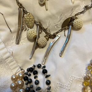 Lots of jewelry silver and natural stons